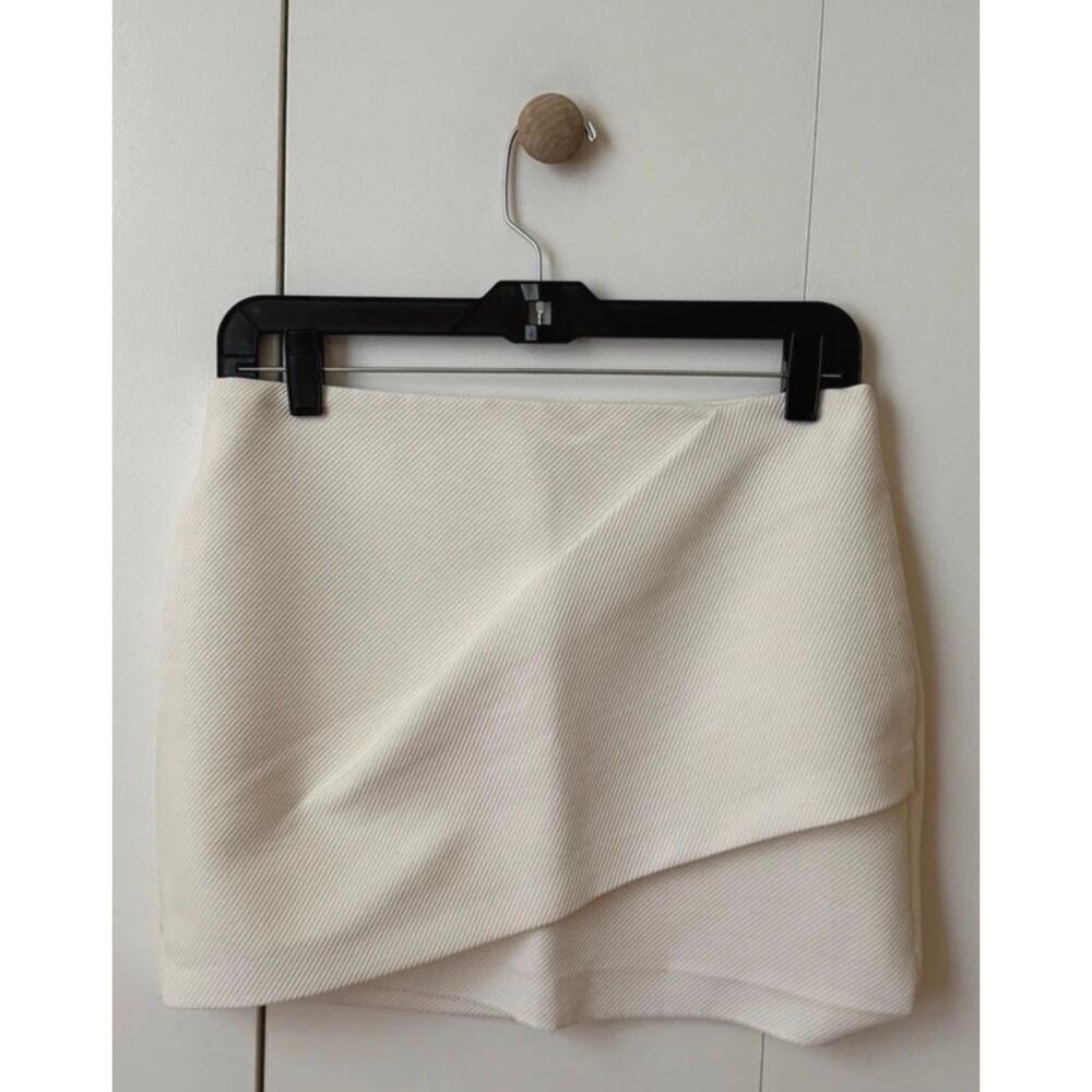 ZARA Off-White Textured Asymmetrical Origami
Wrap Skirt - Size S - Picture 3 of 6